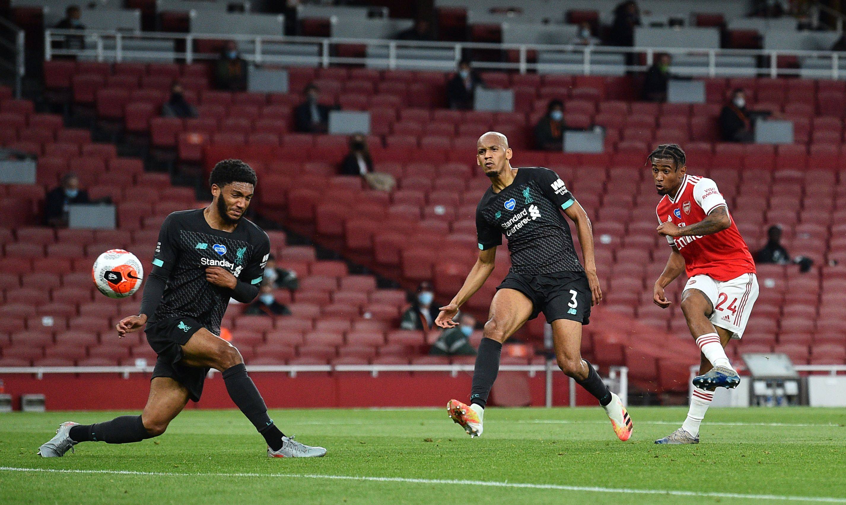 同时借助他 同时借助他